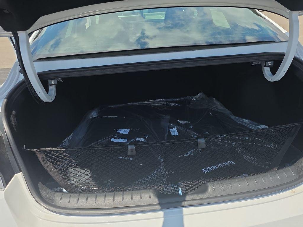 New 2026 White Hyundai SE image 19