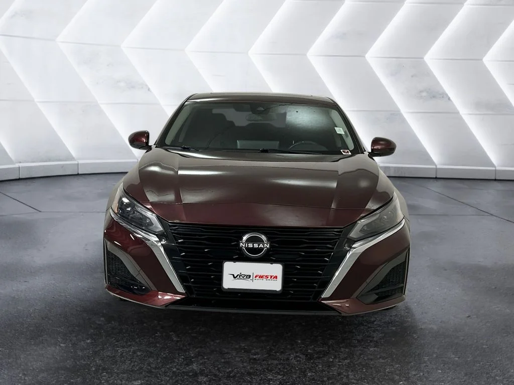 Used 2024 Red Nissan 2.5 SV image 2