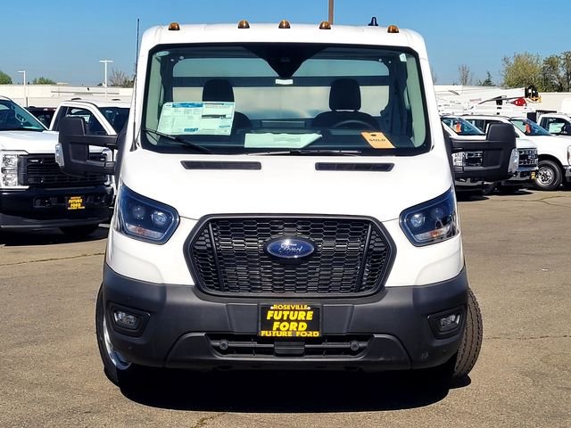 New 2025 Oxford White Ford Cutaway image 2