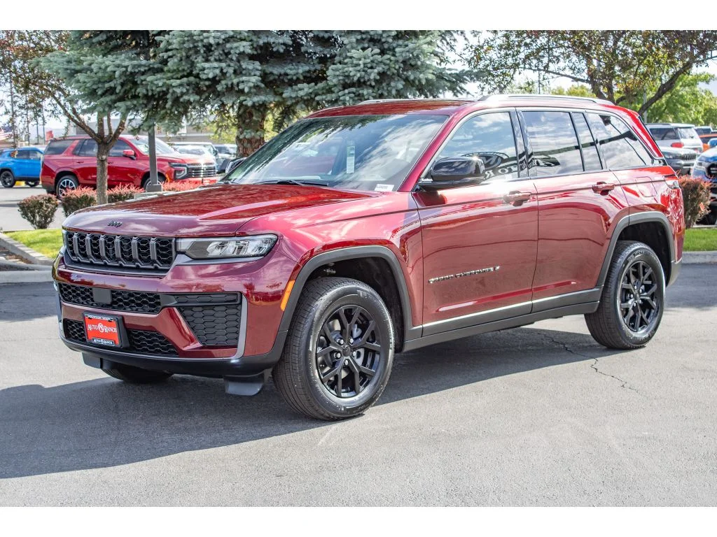 New 2026 Velvet Red Pearlcoat Jeep Laredo Altitude image 4