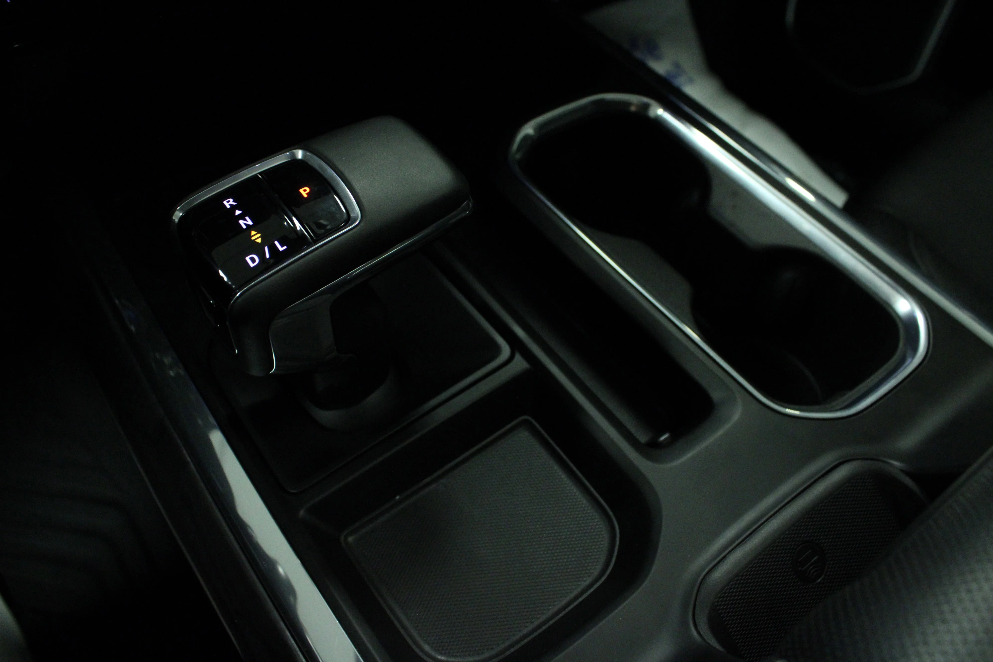 Used 2022 Summit White Chevrolet LTZ image 23