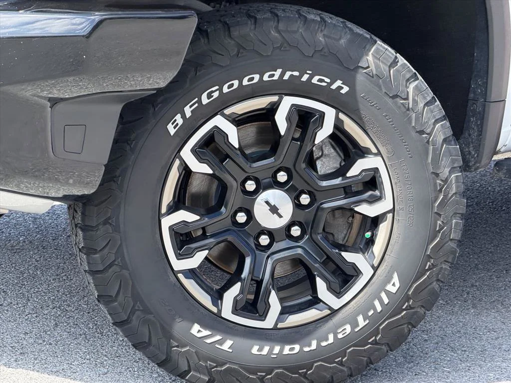 Used 2023 White Chevrolet ZR2 image 30