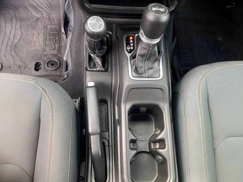 Used 2024 White Jeep Sport S image 20