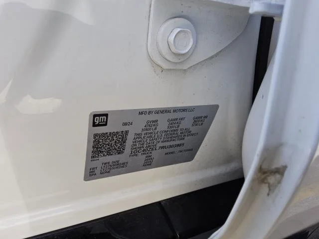 Used 2024 Summit White Chevrolet RST image 26