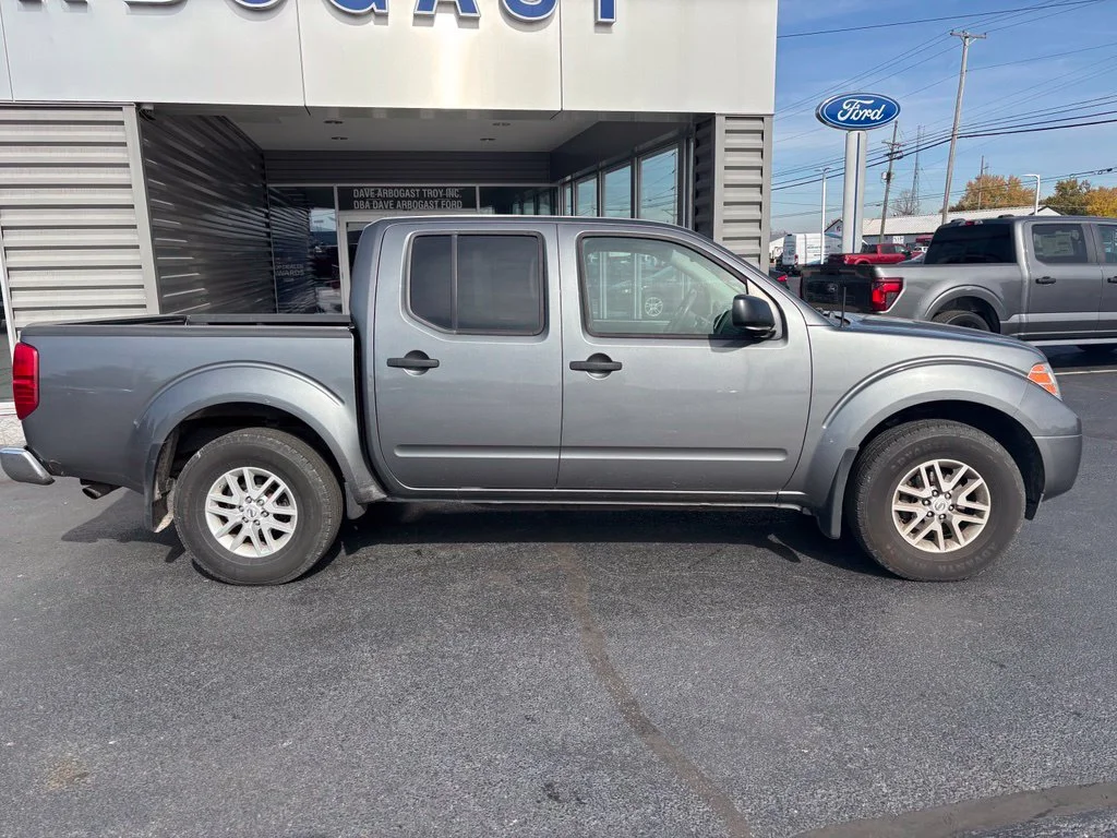 Used 2018 Gray Nissan SV image 4