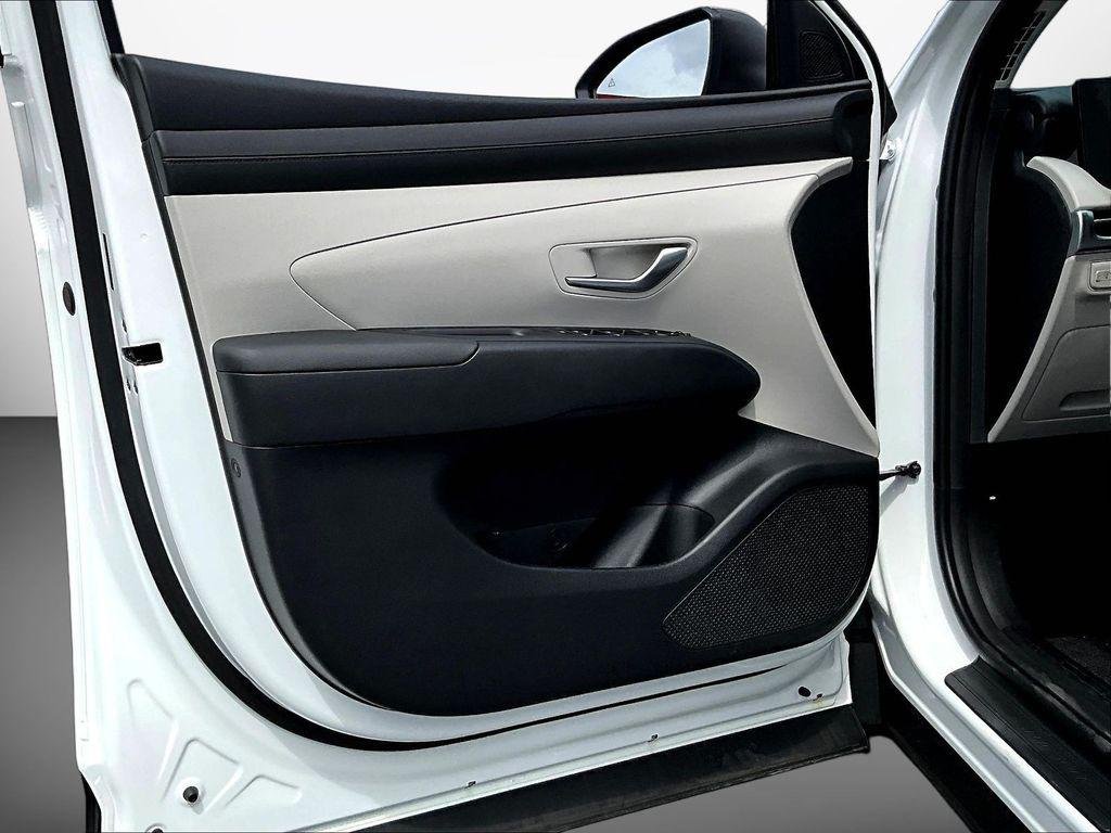 New 2026 White Hyundai SE AWD image 18