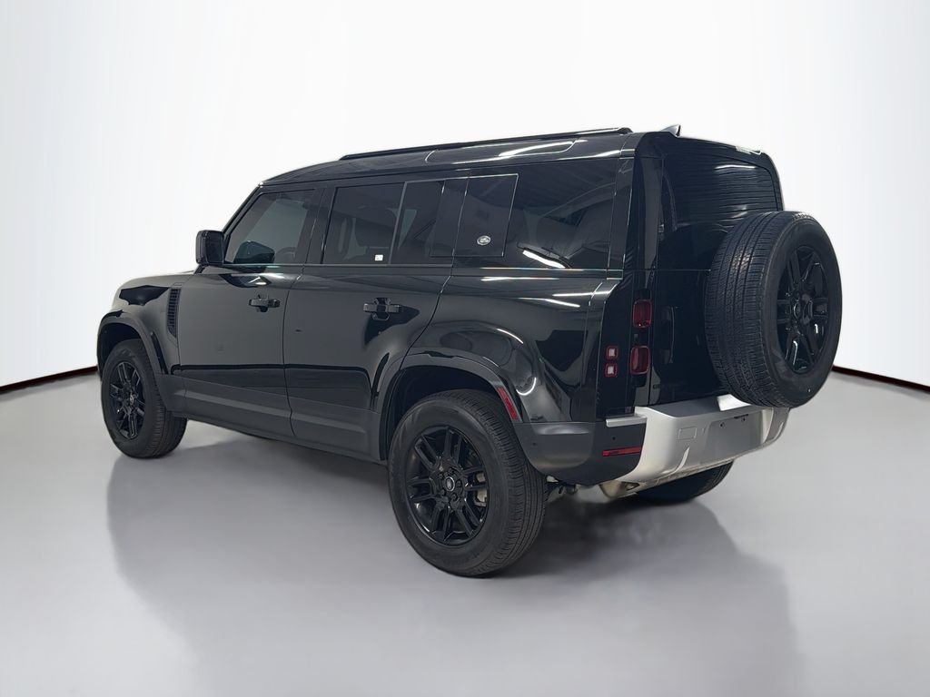 Used 2023 Black Land Rover S image 3