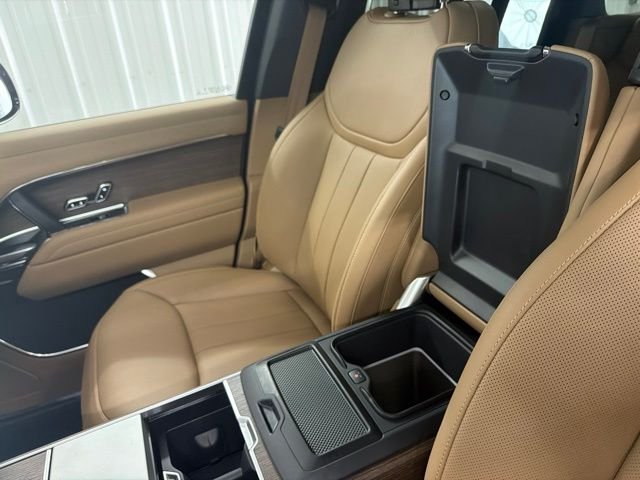 New 2026 Eiger Grey Land Rover SE image 35