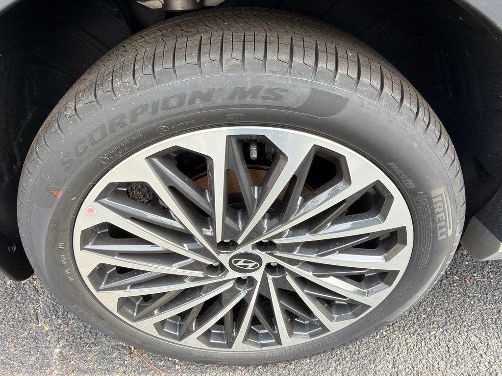 New 2026 Gray Hyundai Calligraphy FWD image 17