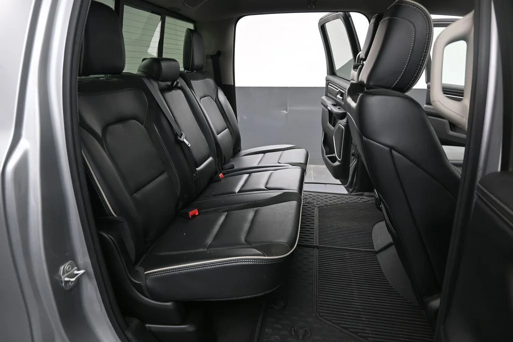 Used 2022 Silver Ram Laramie image 33