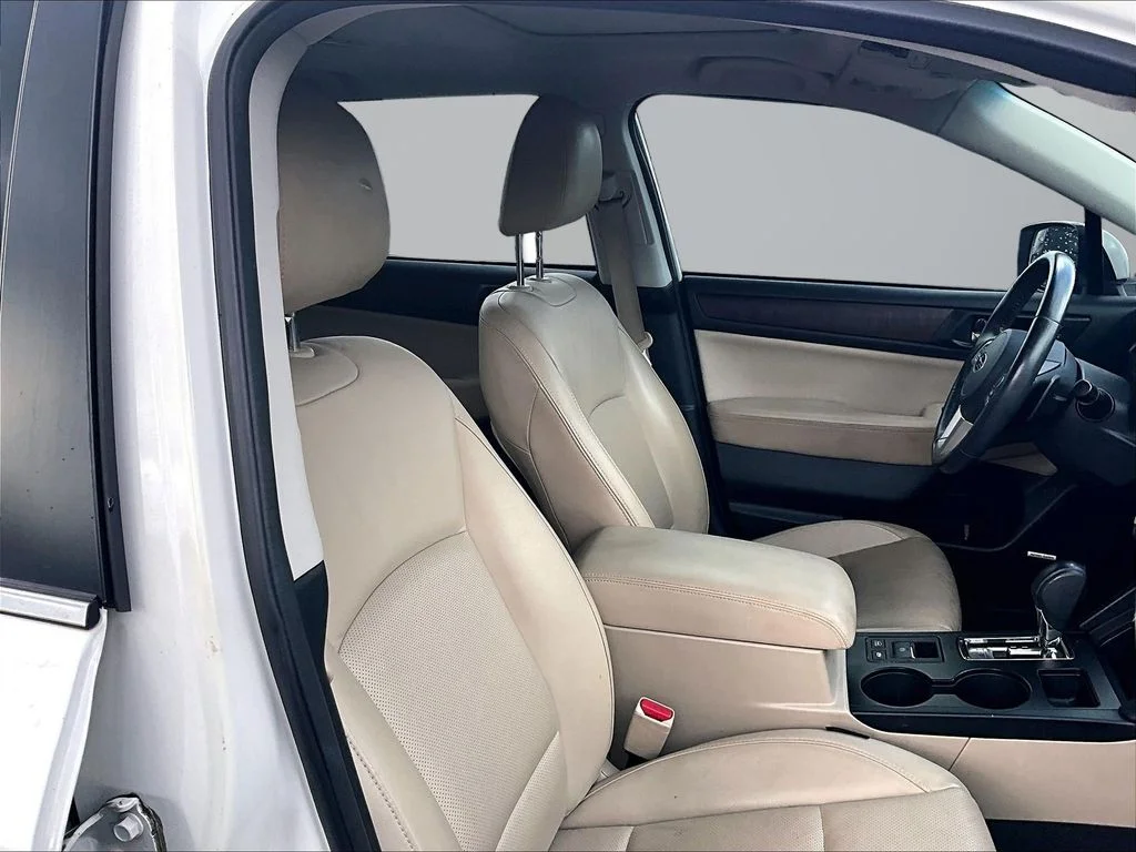 Used 2017 White Subaru 2.5i image 7
