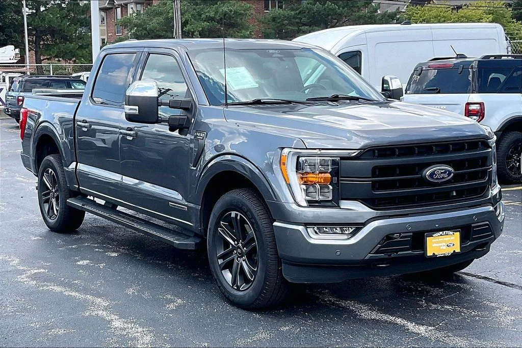 Used 2022 Gray Ford Lariat image 34