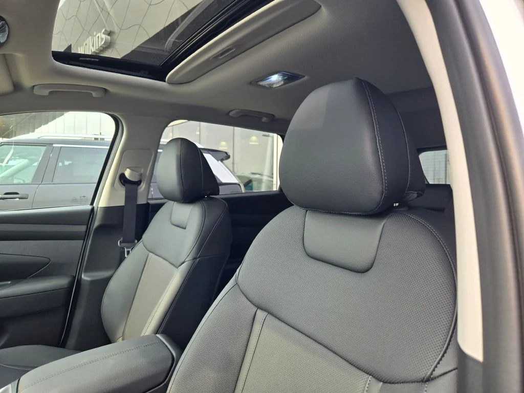 New 2026 White Pearl Hyundai SEL Premium image 24