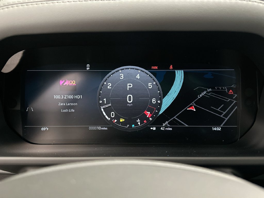 New 2026 Fuji White Land Rover X-Dynamic SE image 16