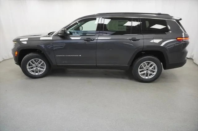 New 2026 Baltic Gray Metallic Clear-Coat Exterior Paint Jeep Laredo X image 14