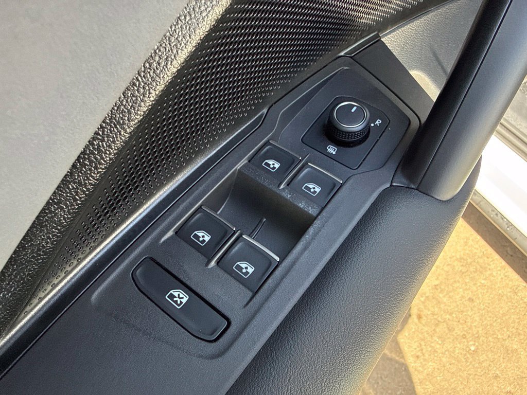 Certified Used 2026  Volkswagen SE R-Line Black image 12