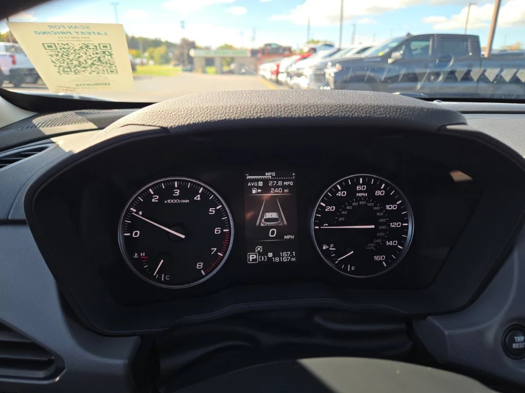 Used 2025 Crystal White Pearl Subaru Limited image 12