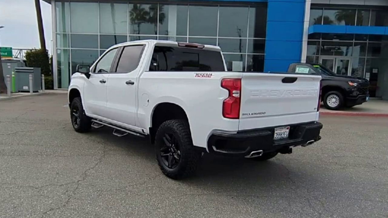2025 Chevrolet Silverado 1500 LT Trail Boss - Photo 6
