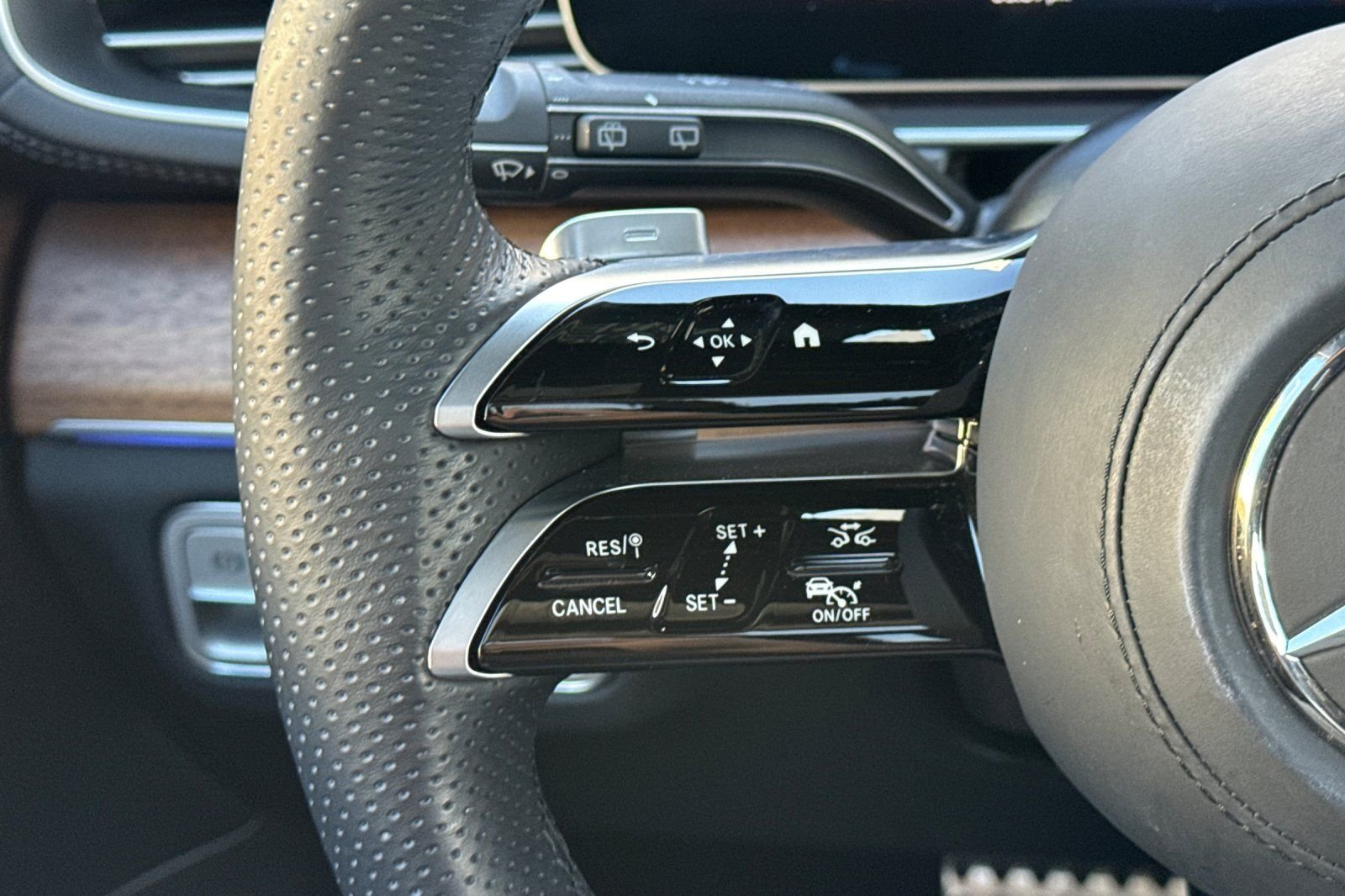 Used 2025 Silver Mercedes-Benz GLS 450 image 29