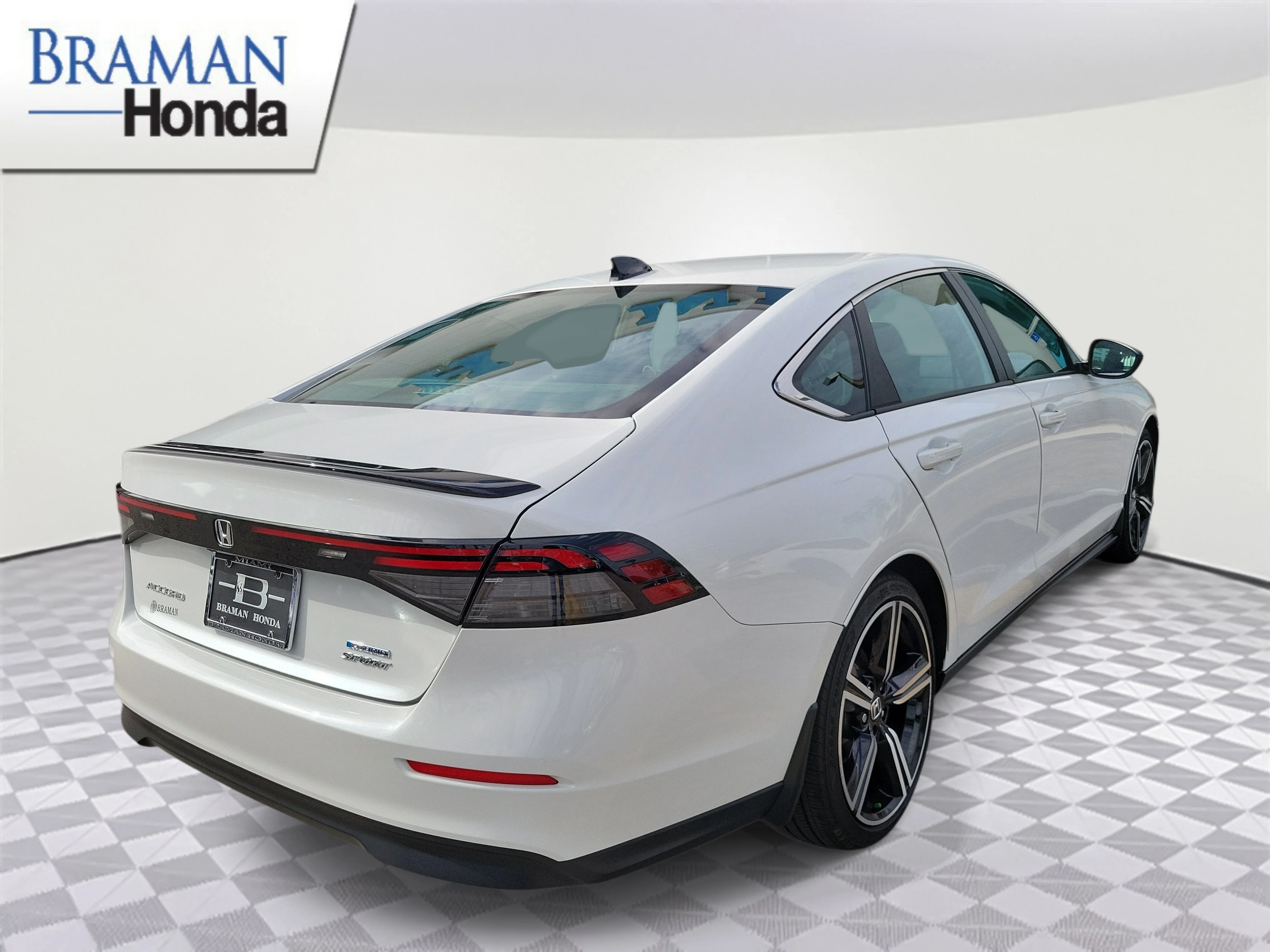 Used 2024 Platinum White Pearl Honda HYBRID SPORT image 3