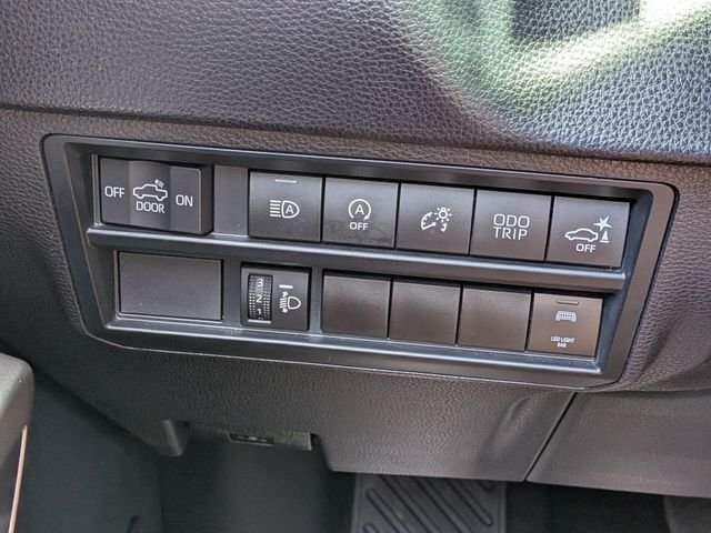 Used 2024  Toyota SR5 image 23