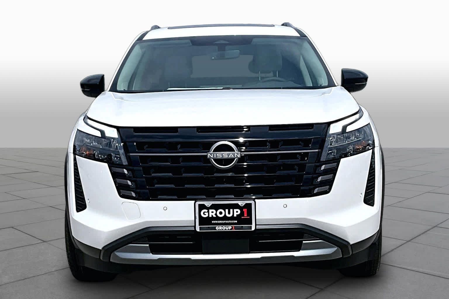 New 2026 Everest White Pearl TriCoat Nissan SL image 3