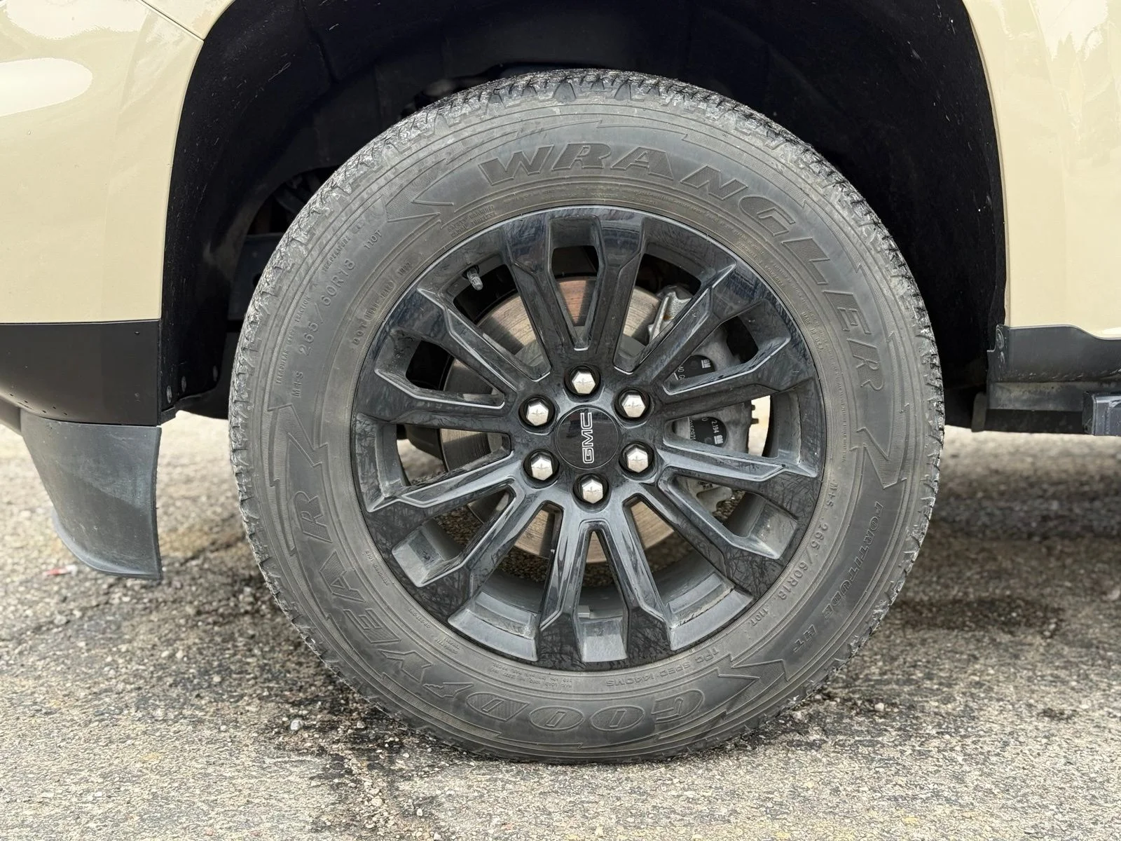 Used 2022 Beige GMC Elevation image 11