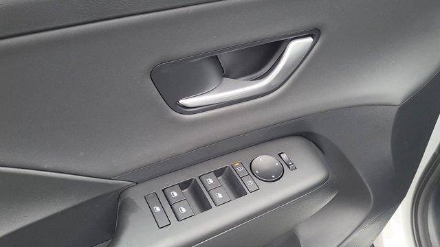 2026 Hyundai Kona SEL Premium - Photo 9