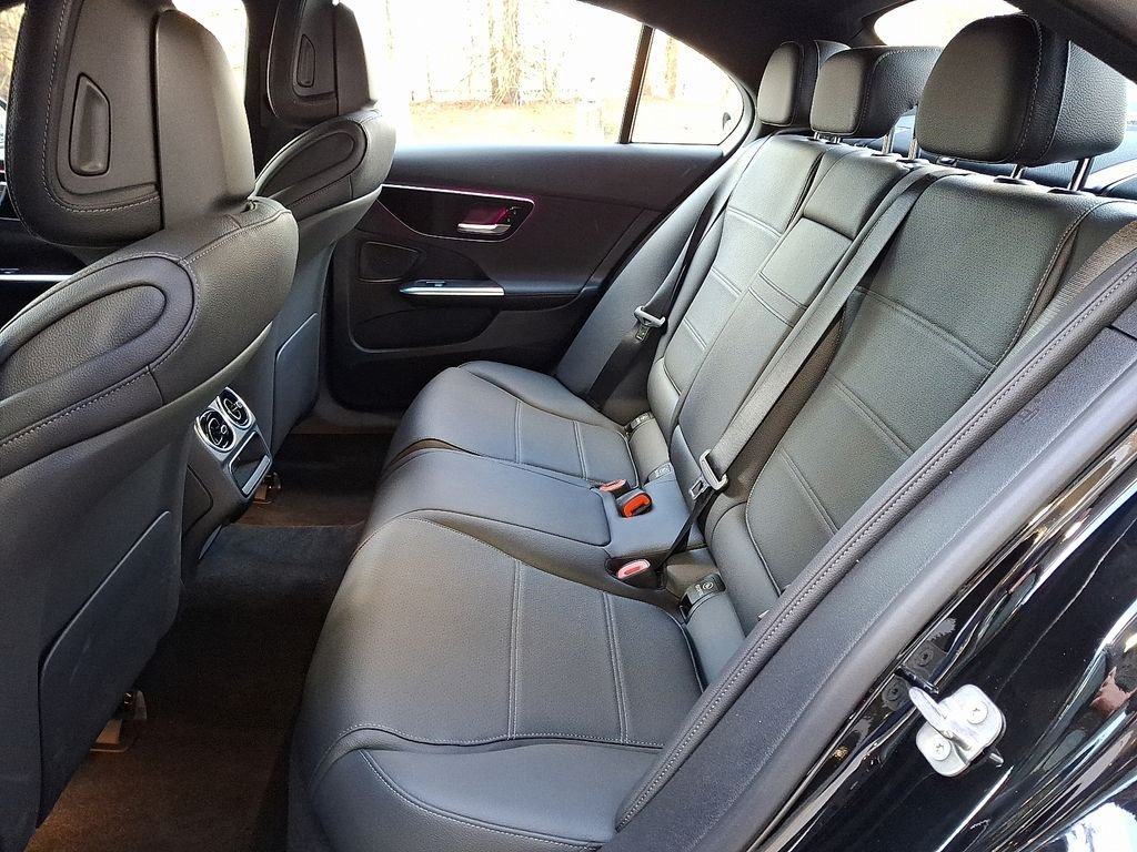 2025 Mercedes-Benz C-Class Sedan C 300 - Photo 10