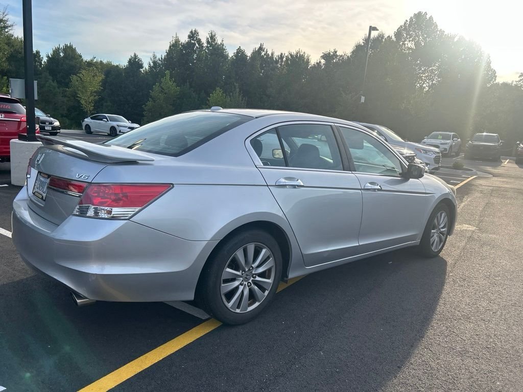 Used 2012 Alabaster Silver Metallic Honda EX-L image 3