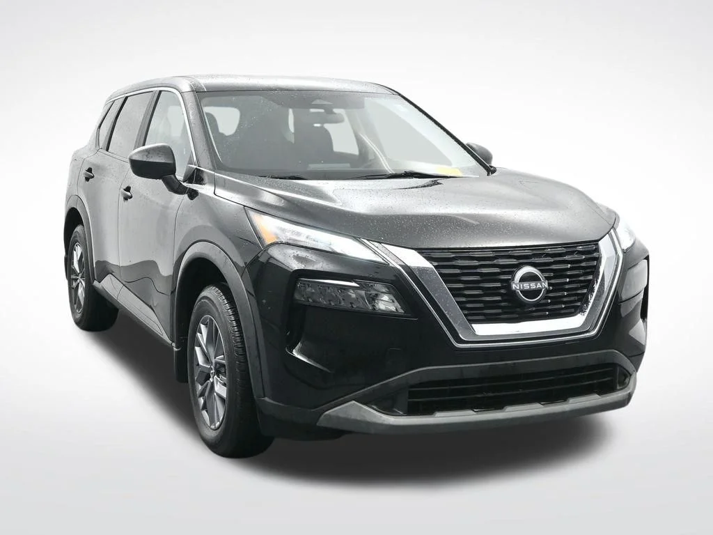 Used 2023 Black Nissan S image 3