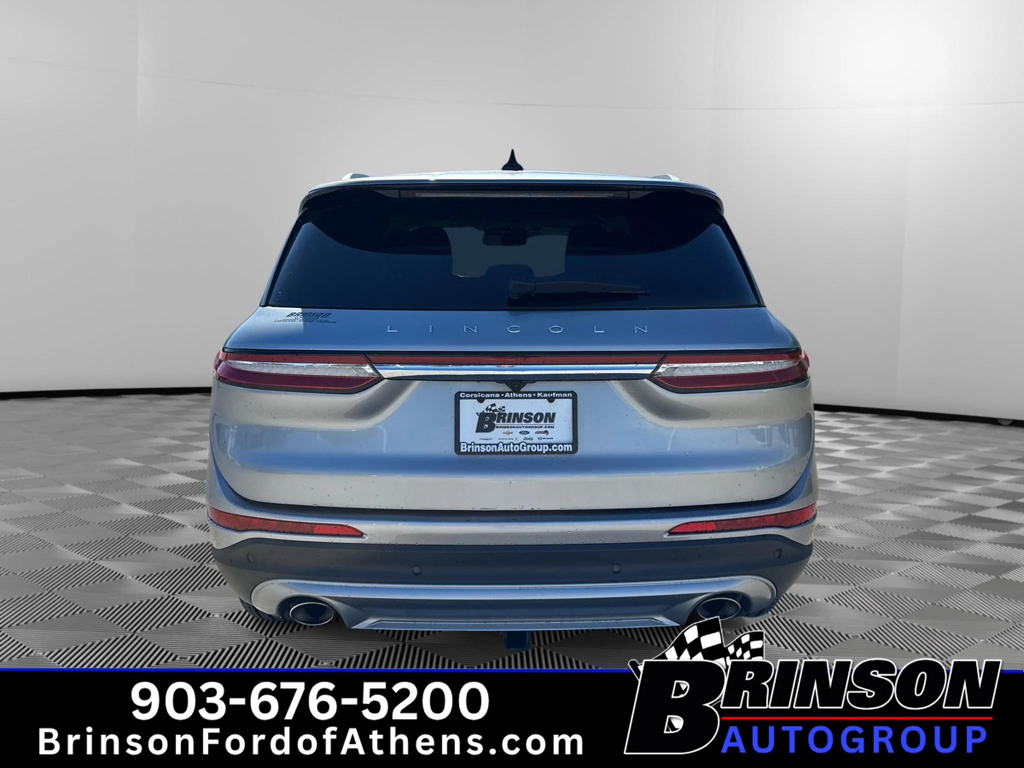 Used 2023 Silver Radiance Metallic Clearcoat Lincoln Reserve image 6