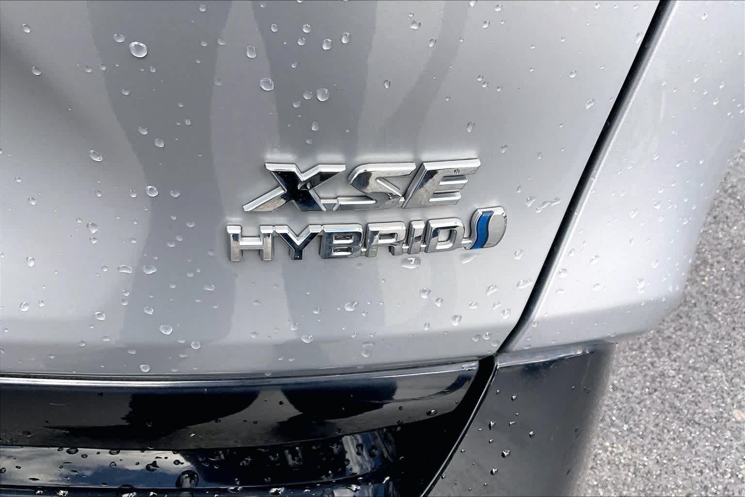 Used 2019 Silver Sky Metallic w/Black Roof Toyota Hybrid XSE image 9