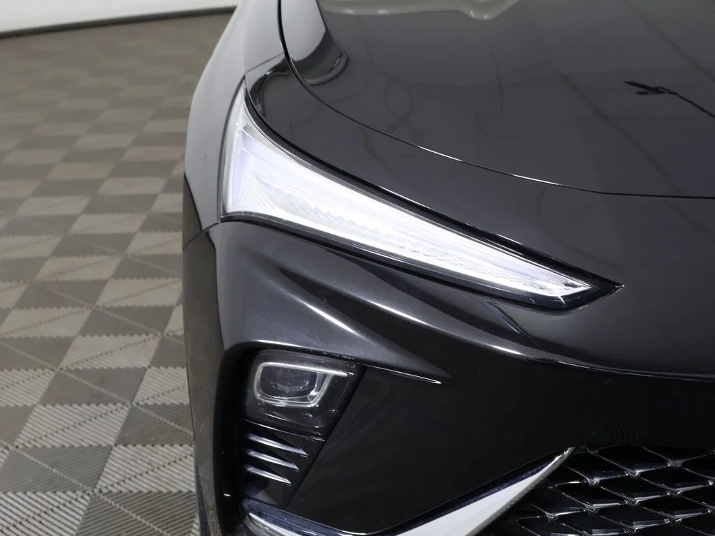 Used 2024 Black Buick Avenir image 13