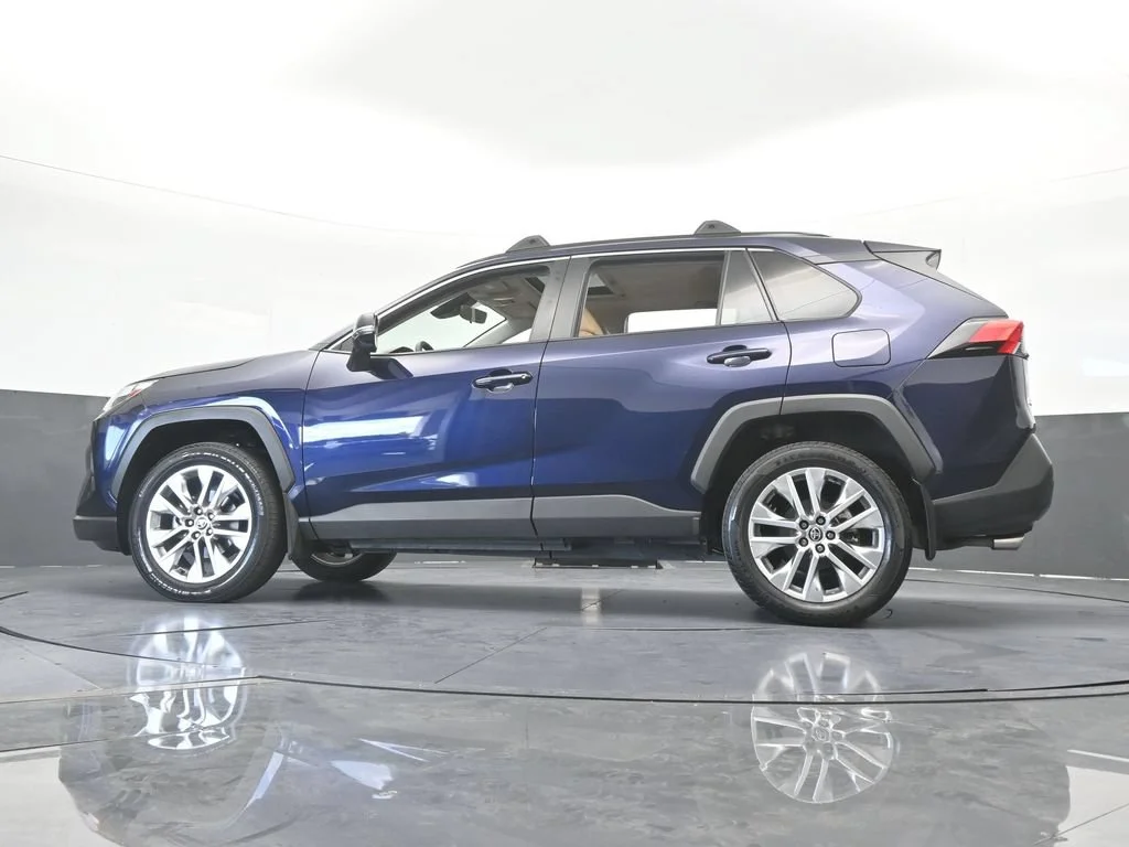 Used 2025 Blueprint Toyota XLE Premium image 58