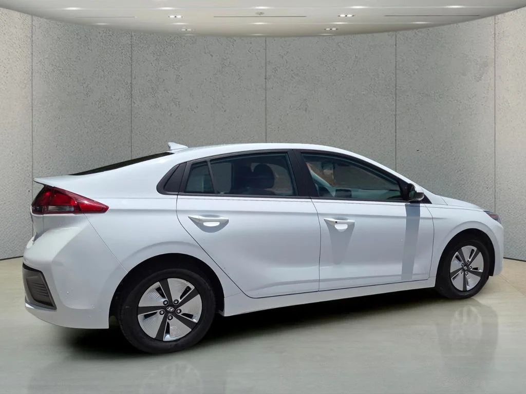 Used 2021 Ceramic White Hyundai Blue image 3