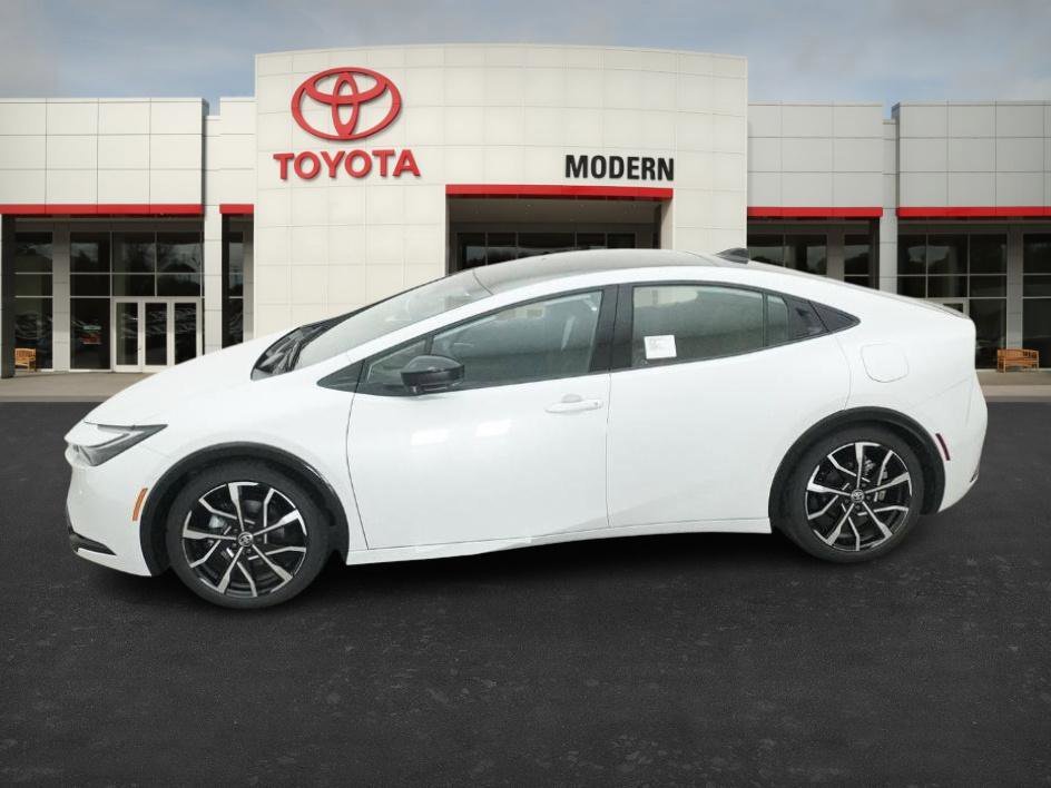 New 2026 Wind Chill Pearl Toyota XSE Premium image 9