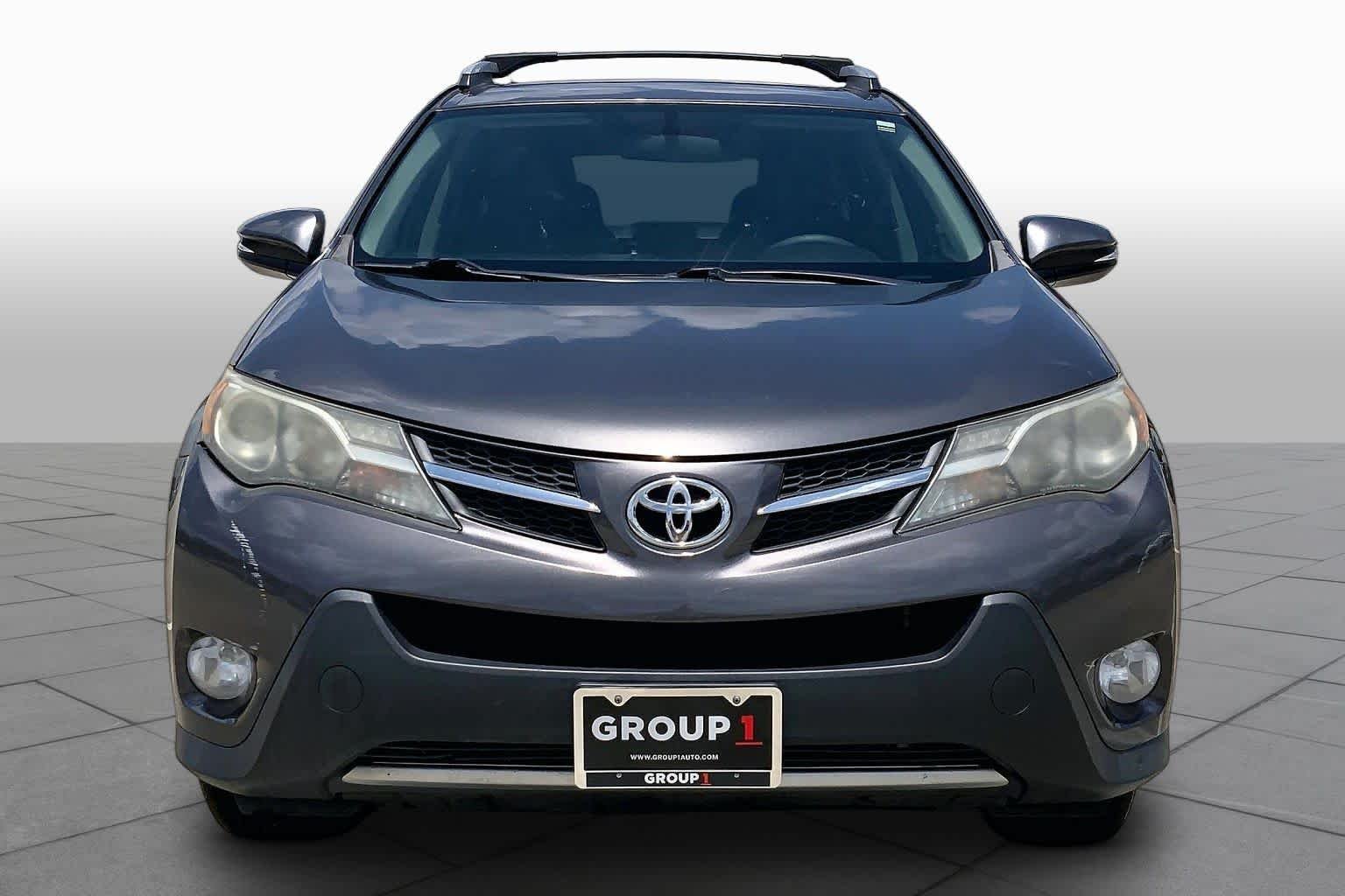 Used 2013 Magnetic Gray Metallic Toyota XLE image 3