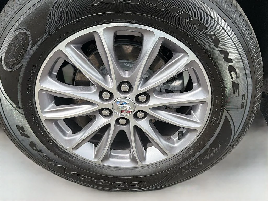 Used 2023 Emperor Blue Metallic Buick Essence image 9