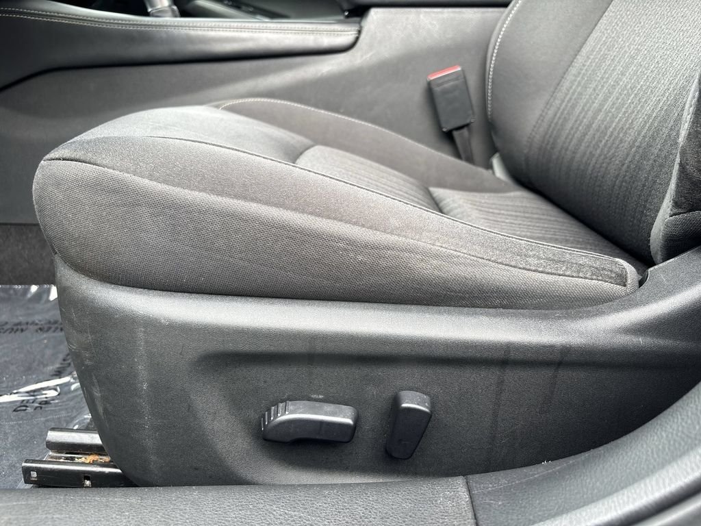 Certified Used 2023 Silver Nissan 2.5 SV image 14