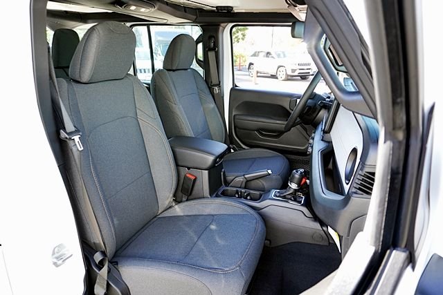 New 2026 Bright White Clear-Coat Exterior Paint Jeep Sport image 18