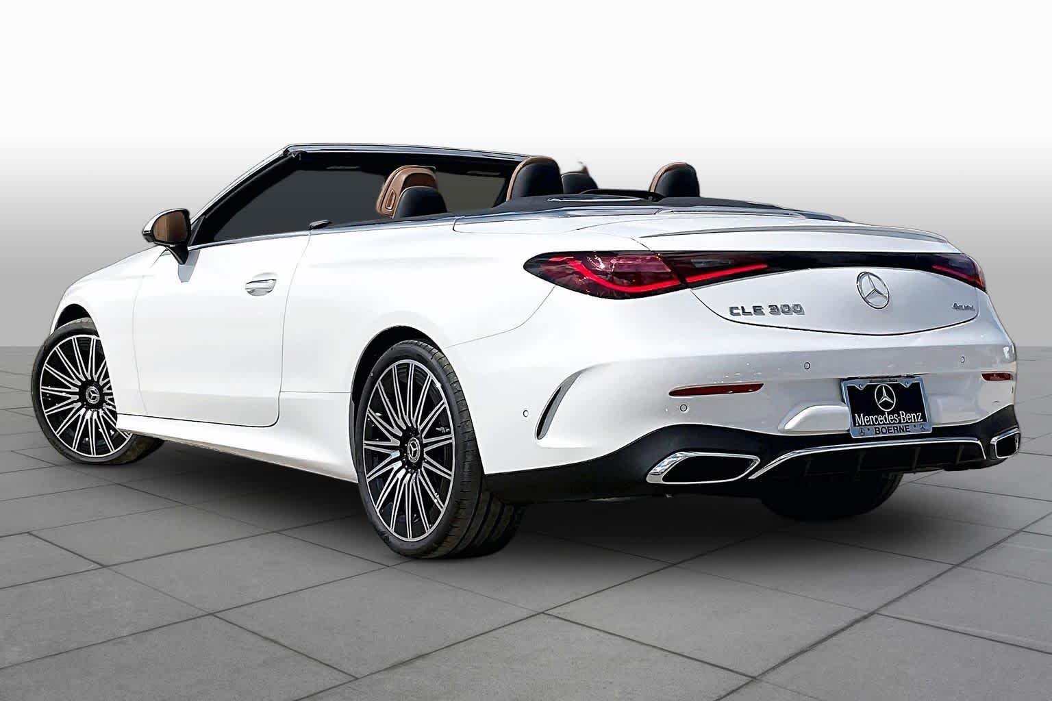 New 2026 MANUFAKTUR Moonlight White Metallic Mercedes-Benz CLE 300 image 3