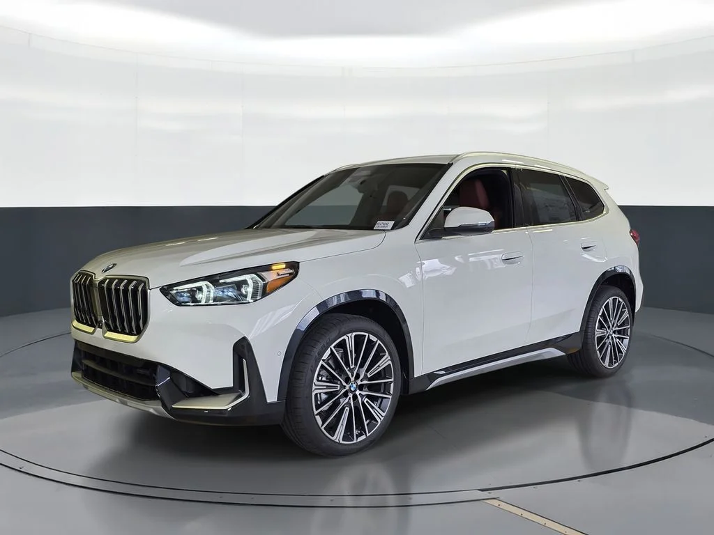 Used 2026 White BMW xDrive28i image 1