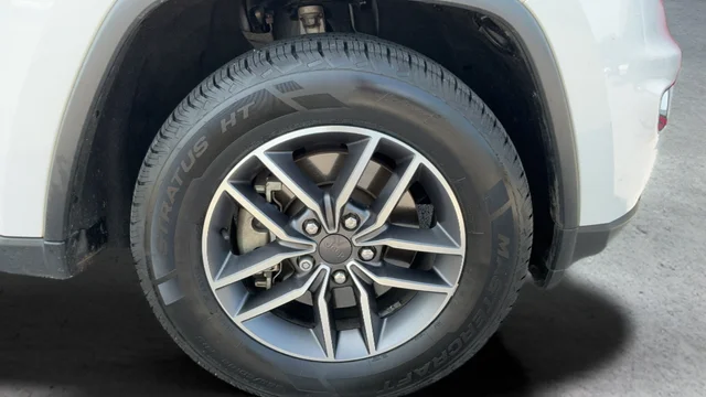 Used 2022 White Jeep Limited image 27