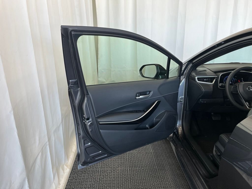 New 2026 Magnetic Gray Metallic with Midnight Black Metallic roof Toyota XSE image 17