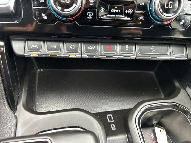 Used 2025 White GMC AT4 image 28