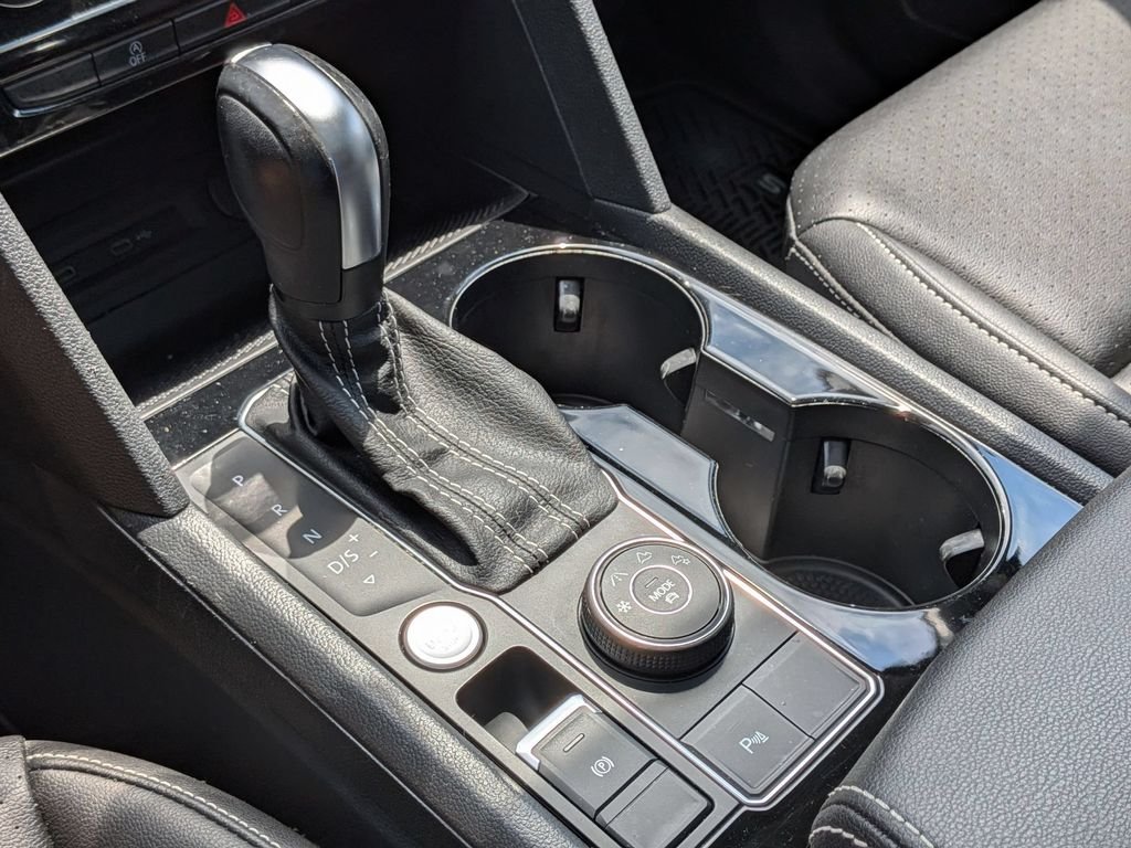 Used 2023 Black Volkswagen 3.6L V6 SEL R-Line image 20