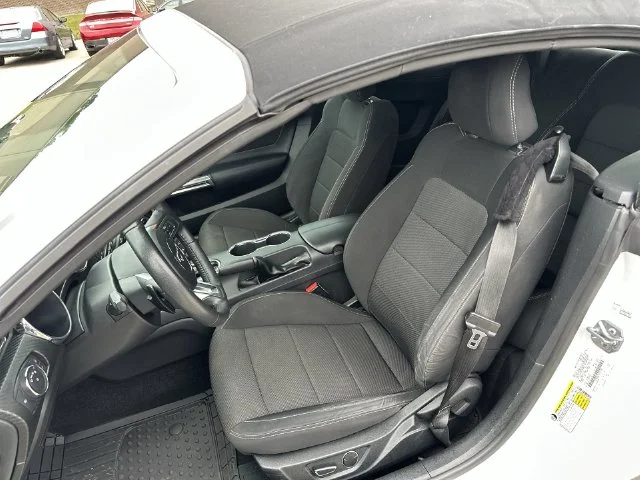 Used 2016 White Ford V6 image 12