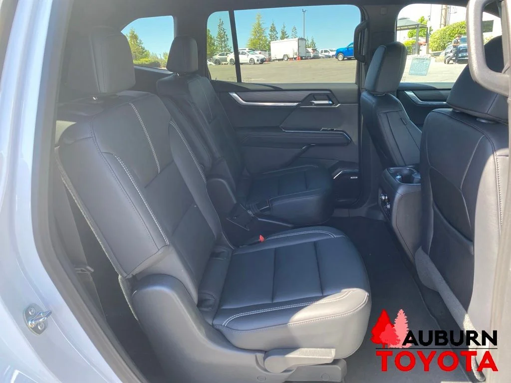 Used 2026 Summit White GMC Elevation image 21