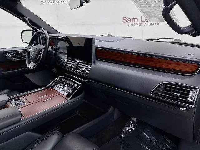 Used 2023 Black Metallic Lincoln Reserve image 32